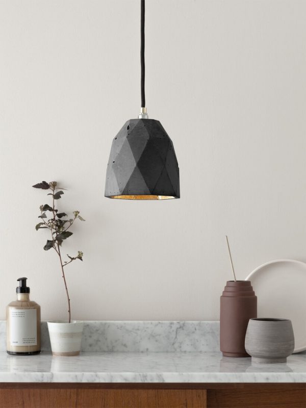 [T1] Dark Hängeleuchte trianguliert